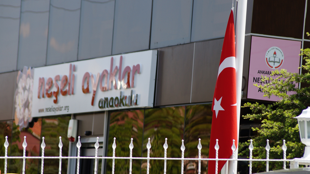 Neşeli Ayaklar Anaokulu