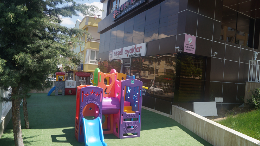 Neşeli Ayaklar Anaokulu